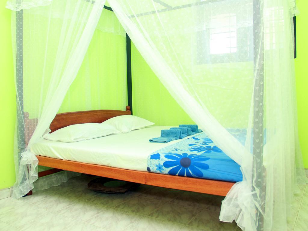 Mirissa Harbour View Hotel Стая снимка
