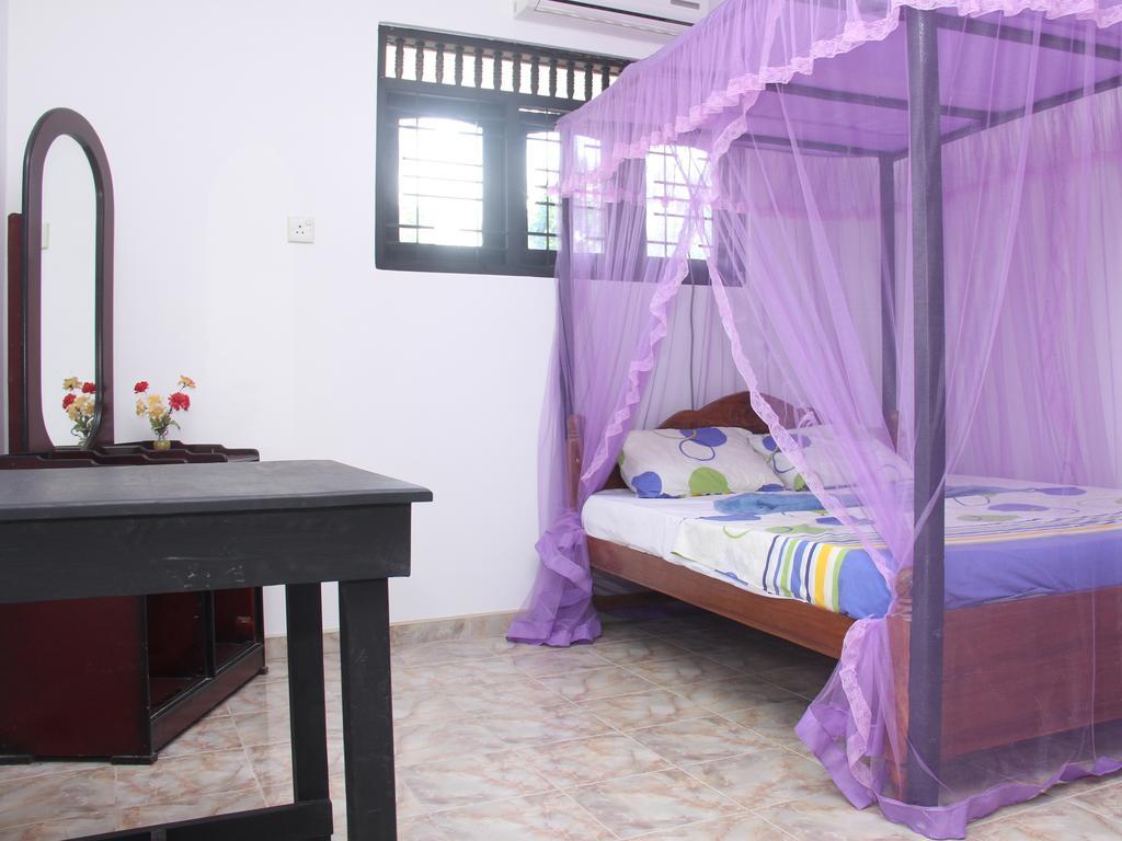 Mirissa Harbour View Hotel Стая снимка